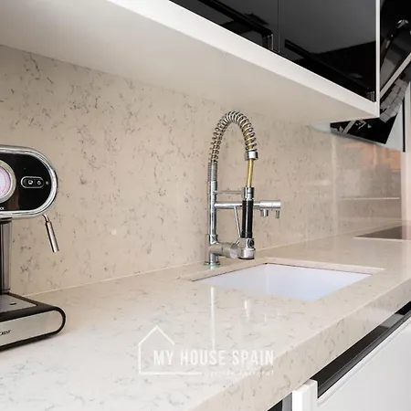 Myhousespain - Espacioso Piso Con Parking Gijon Exterior photo