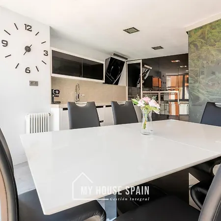 Myhousespain - Espacioso Piso Con Parking Gijon Exterior photo