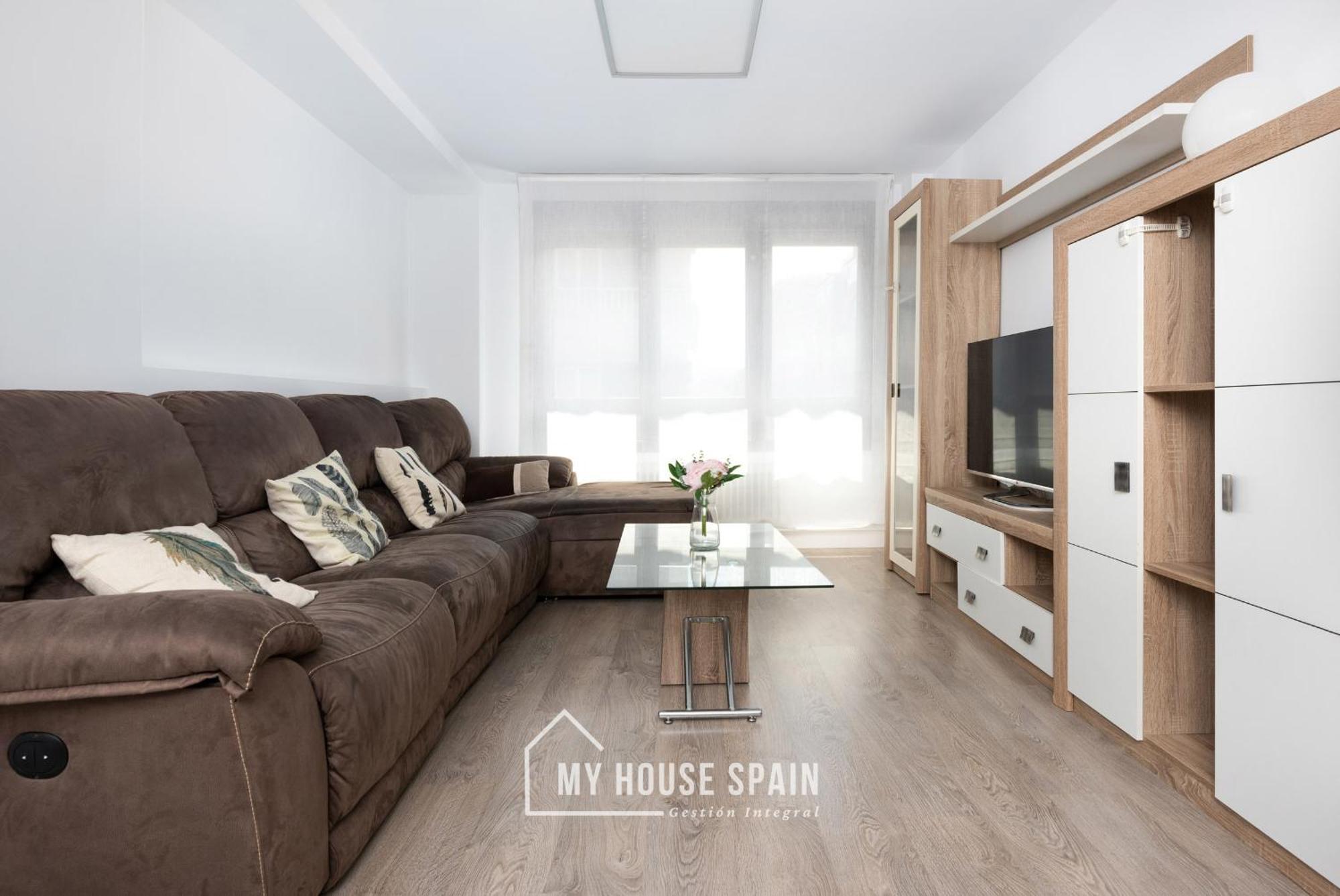 Myhousespain - Espacioso Piso Con Parking * Gijón